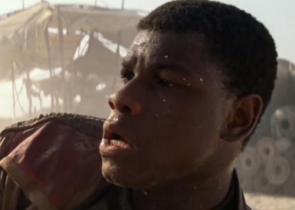 Finn podría ser el nuevo portador del sable láser de Luke Skywalker