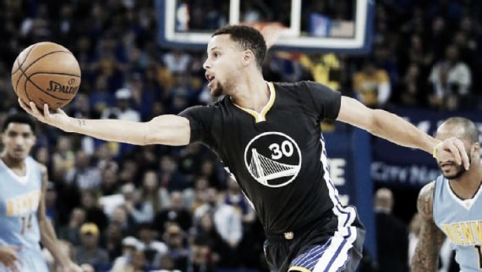 Nba, Curry va ancora k.o. ma rassicura tutti: "Niente di grave"