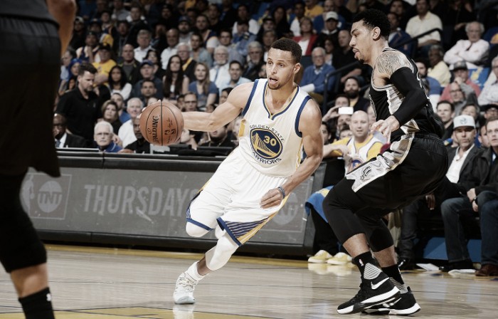 Nba, Golden State regola gli Spurs e rimane a caccia del record dei Bulls (112-101)