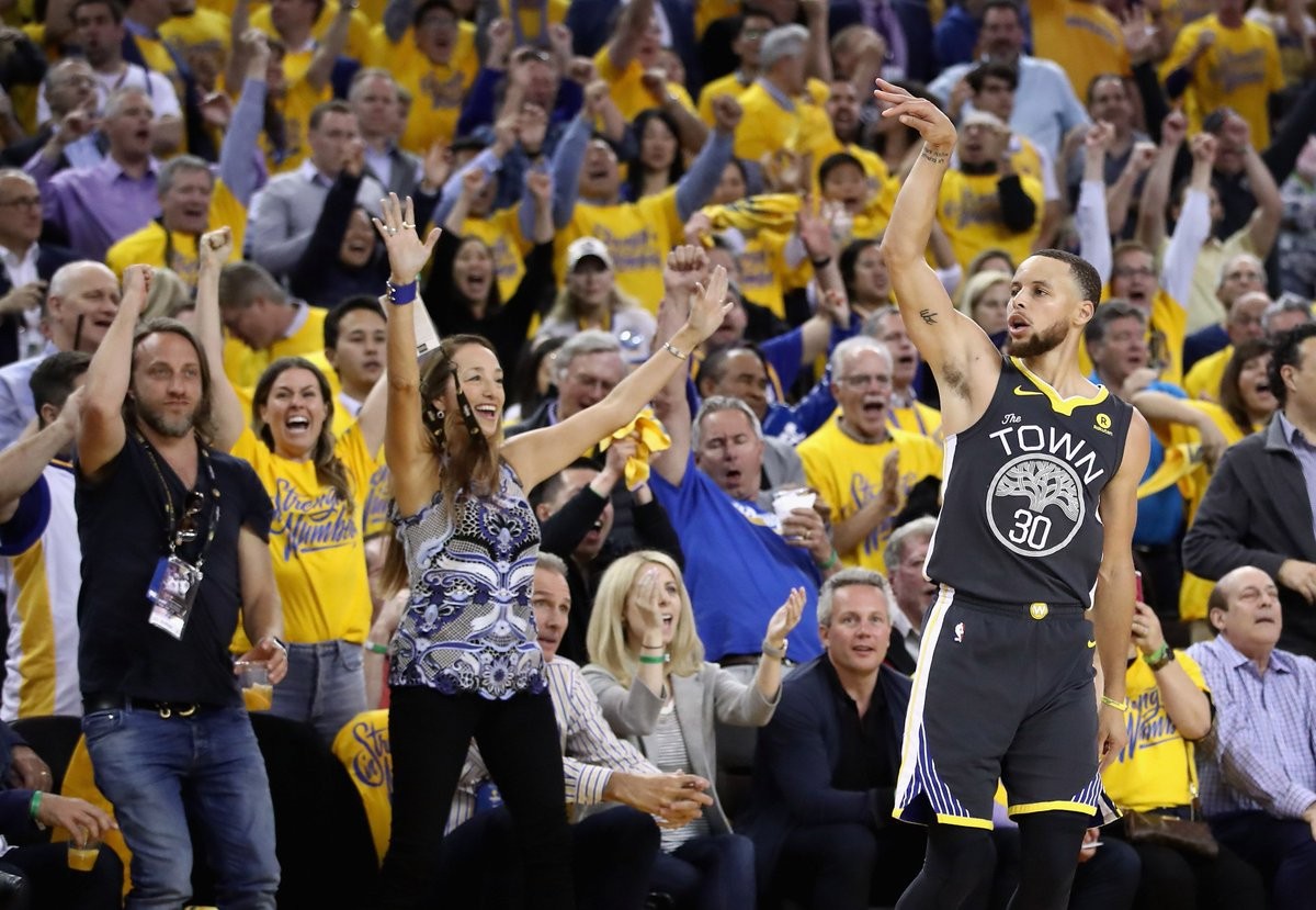 NBA Playoffs - Torna Curry, Golden State va sul 2-0. Le reazioni dei protagonisti