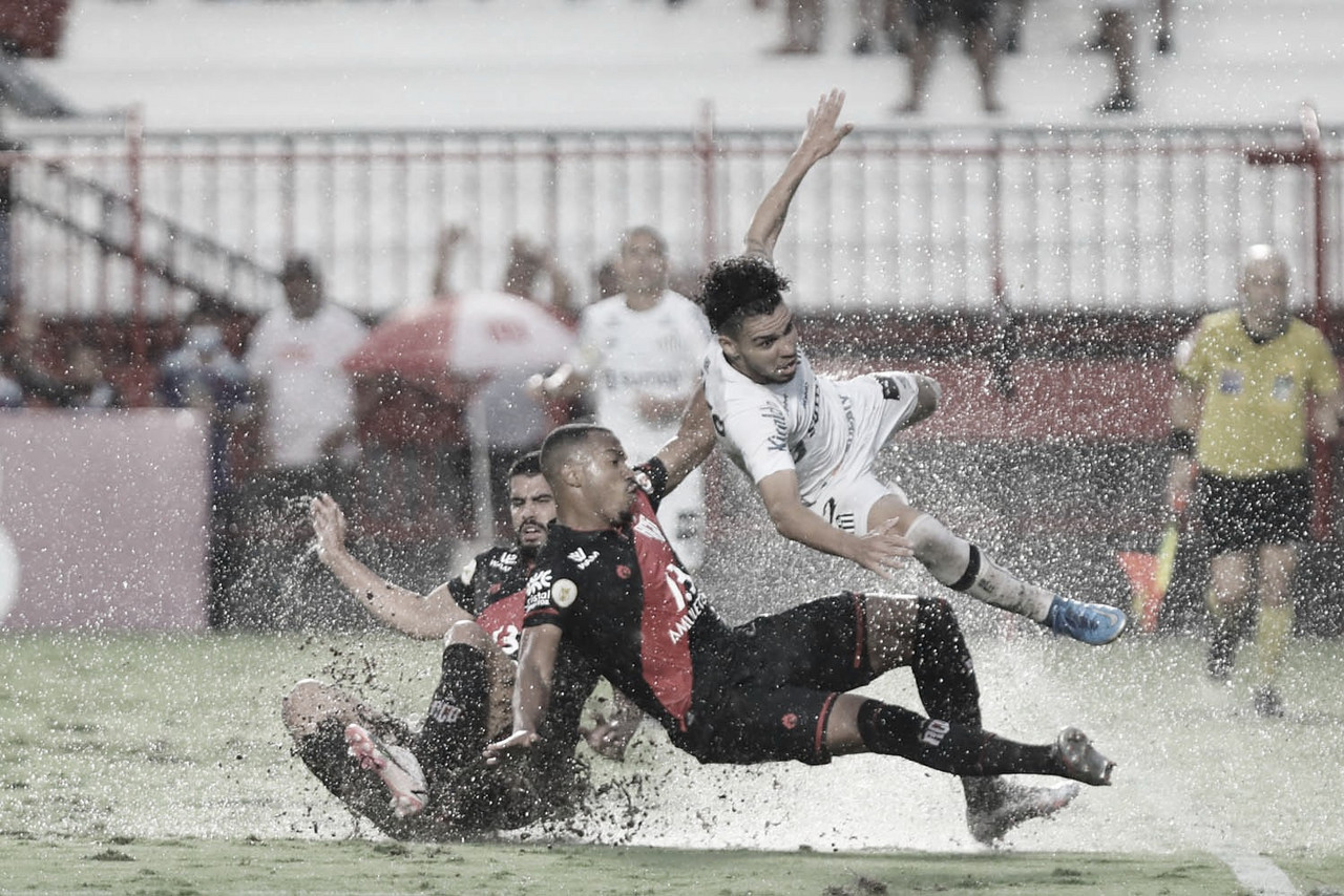 Muita chuva e nada de gols: Atlético-GO e Santos não saem do zero pelo Brasileirão