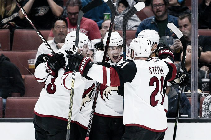 Arizona Coyotes taste their first win defeating Anaheim 3-2 (SO)