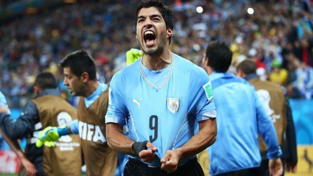 Uruguay - Inghilterra, il gran gol Cavani - Suarez