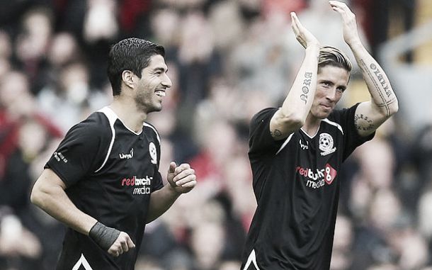 Gerrard XI 2-2 Carragher XI: Anfield All-Star game ends in draw