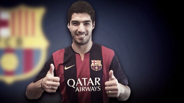 Barcelona anuncia contratação de Luis Suárez