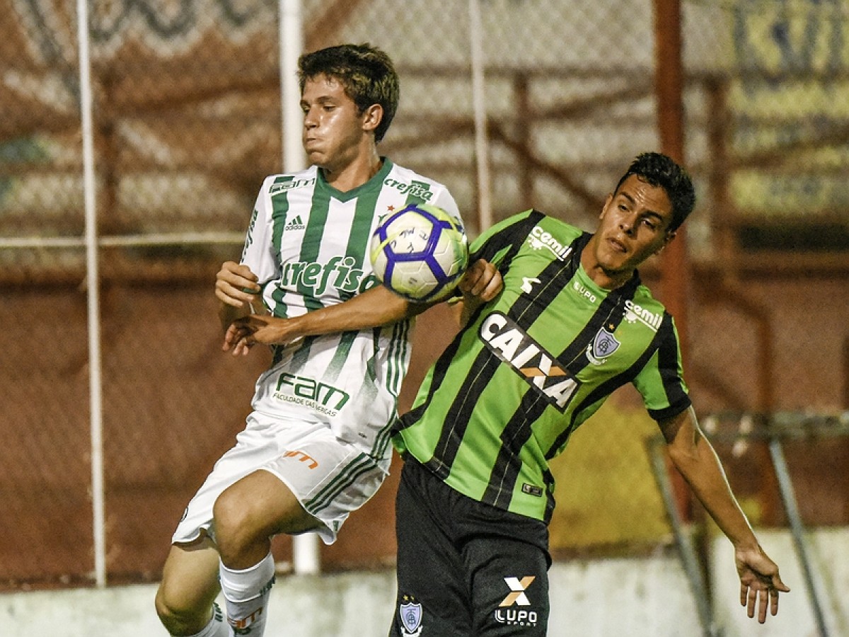 Equipe Sub-20 do América-MG tropeça fora de casa, e é eliminada
da Copa do Brasil Equipe Sub-20 do América-MG tropeça fora de casa, e é eliminada
da Copa do Brasil