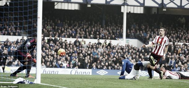 Everton 6-2 Sunderland: Black Cats humbled by terrific toffees