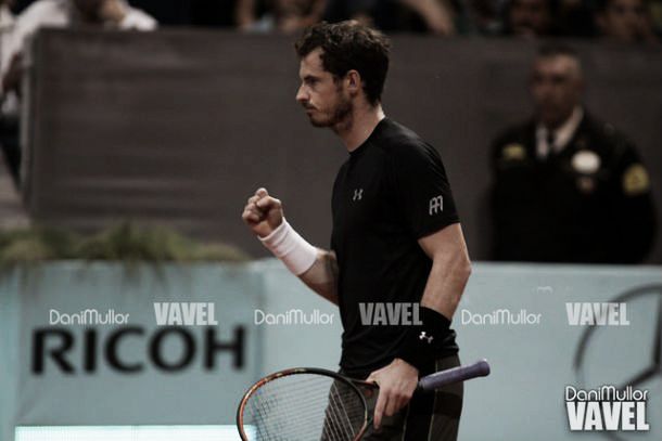 Andy Murray vence Milos Raonic e avança às semis em Madri