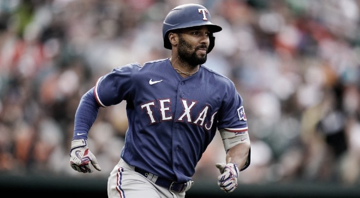 Dallas! Baseball season is back and the Texas @rangers are kicking