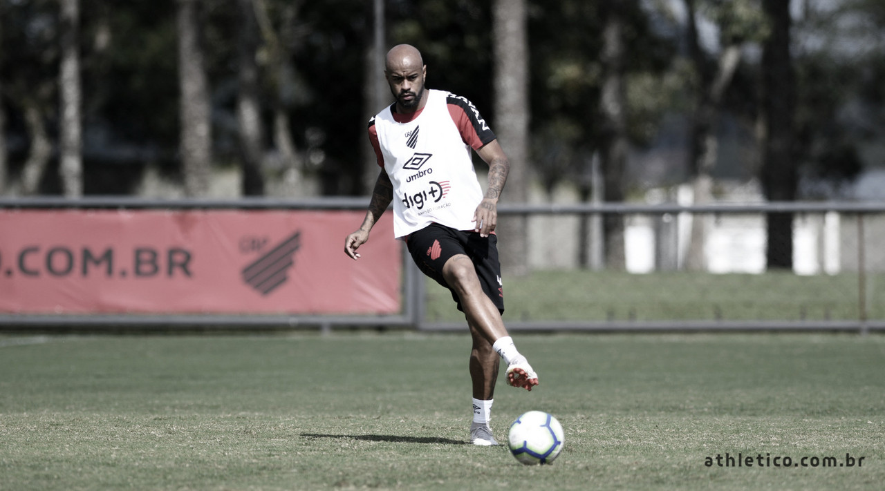 Conmebol notifica Athletico-PR por doping de Thiago Heleno e Camacho Conmebol notifica Athletico-PR por doping de Thiago Heleno e Camacho