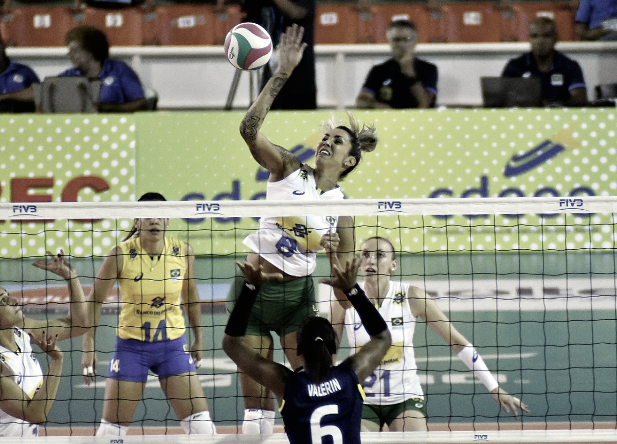 Thaisa busca evolução em disputa de seu terceiro mundial de vôlei: "Espero conseguir ajudar o Brasil" Thaisa busca evolução em disputa de seu terceiro mundial de vôlei: "Espero conseguir ajudar o Brasil"