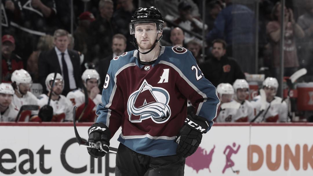 MacKinnon lidera las tres
estrellas de la semana MacKinnon lidera las tres
estrellas de la semana