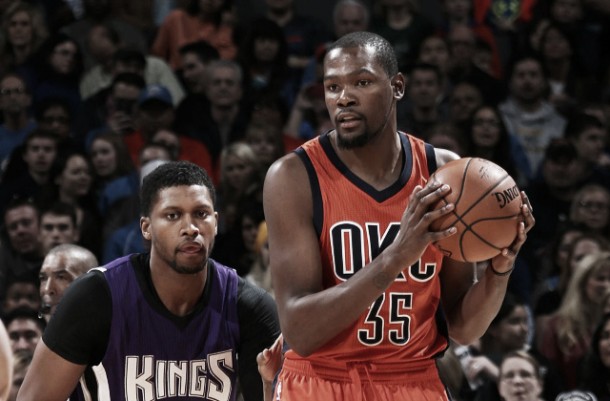 NBA, Westbrook e Durant rimontano Sacramento (98-95)