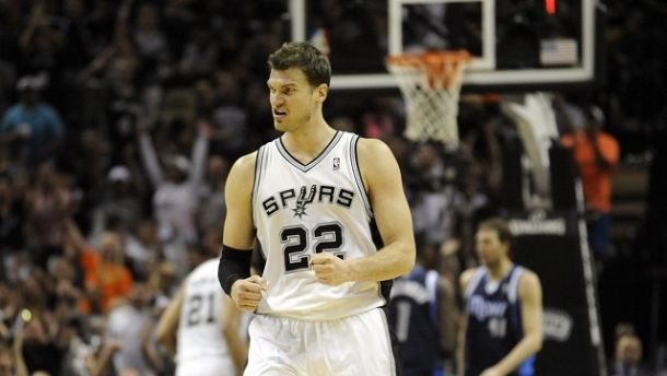 Tiago Splitter Out At Least 7-10 Days With Strained Right Soleus