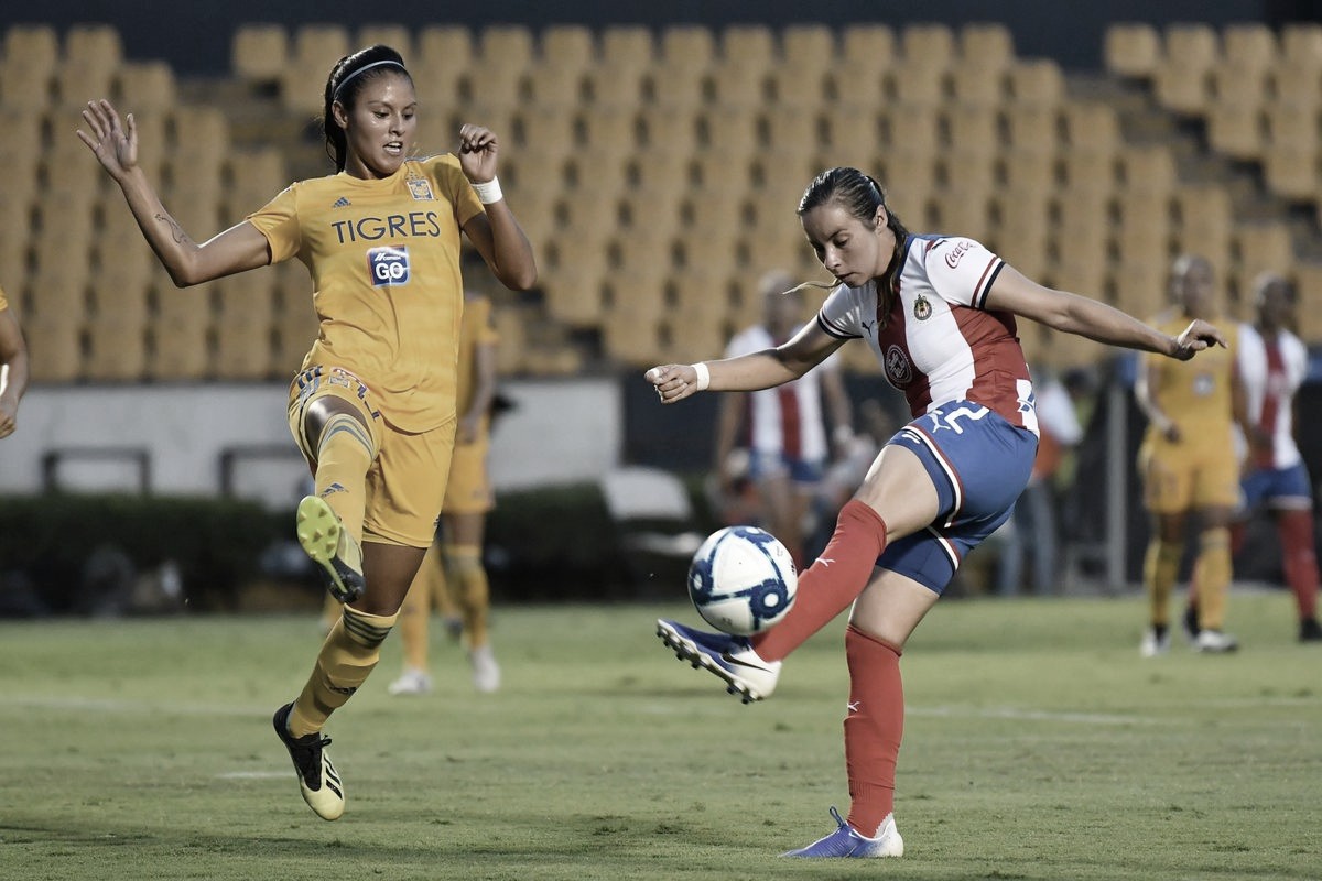Las campeonas estrenan la corona
con victoria ante Chivas Las campeonas estrenan la corona
con victoria ante Chivas