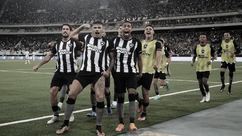 Com dois de Tiquinho, Botafogo atropela Corinthians e segue 100% no Brasileirão