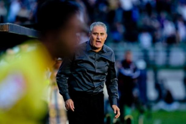 Tite isenta jogadores e atribui empate à postura defensiva do São Paulo