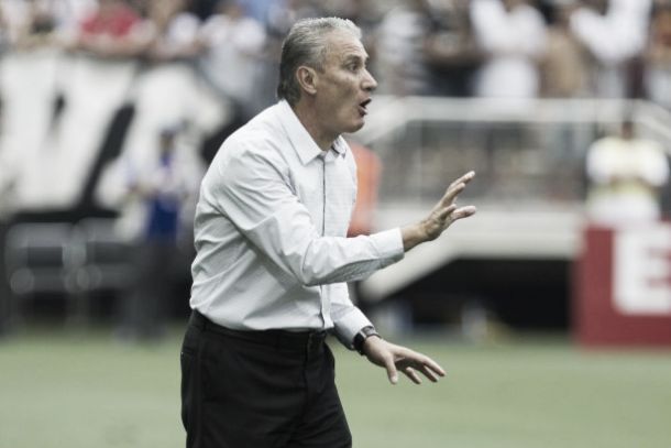 Tite pede calma a torcedores do Corinthians após xingarem jogadores