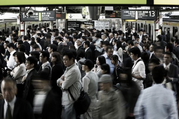 Los salarios suben en Japón por primera vez en cuatro meses