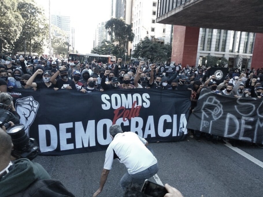Brasileiros temem o fascismo: antifascistas se movimentam nas redes sociais e nas ruas Brasileiros temem o fascismo: antifascistas se movimentam nas redes sociais e nas ruas