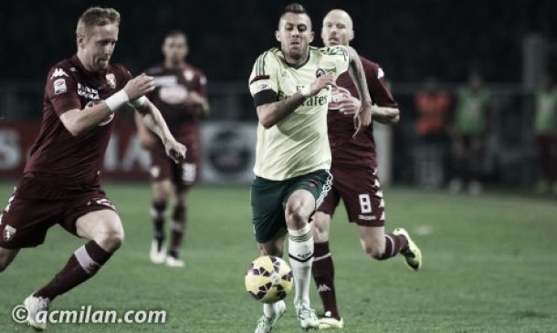 Repetindo erros de 2014, Milan sofre pressão e cede empate ao Torino