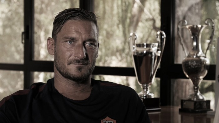 Roma, eterno Totti: "Un orgoglio essere ancora qui. Strootman ci darà tanto"