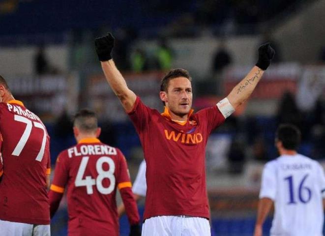 Candidato a prefeito de Roma quer Totti como seu vice Candidato a prefeito de Roma quer Totti como seu vice