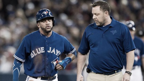 Toronto Blue Jays Rookie Devon Travis Exits Game Early With Sore Ribs
