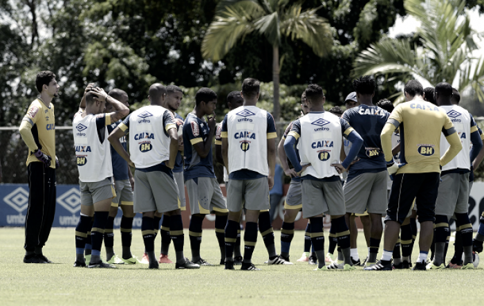 Entre desfalques e retornos, Cruzeiro se reapresenta e inicia preparativos para clássico