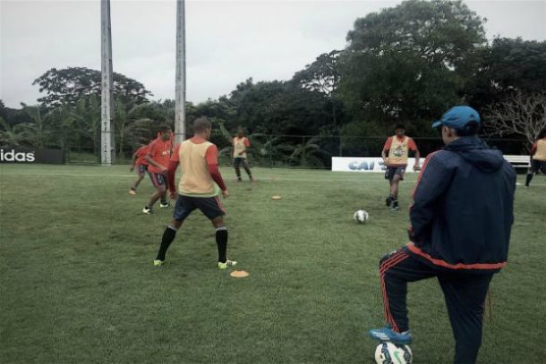 Eduardo promove Régis ao time titular e testa formação ofensiva no Sport para jogo contra Cruzeiro