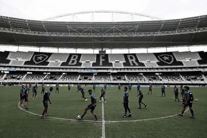 Botafogo enfrenta a Aparecidense-GO pela Copa do Brasil em meio a atuações irregulares