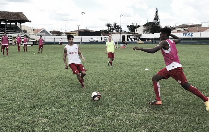 Com campanhas semelhantes, Santos e Internacional disputam vaga na semifinal da Copinha