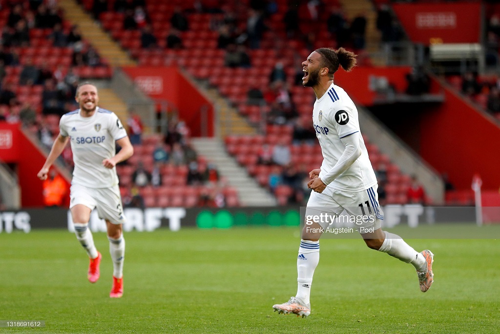 Tyler Roberts signs new contract at Leeds United