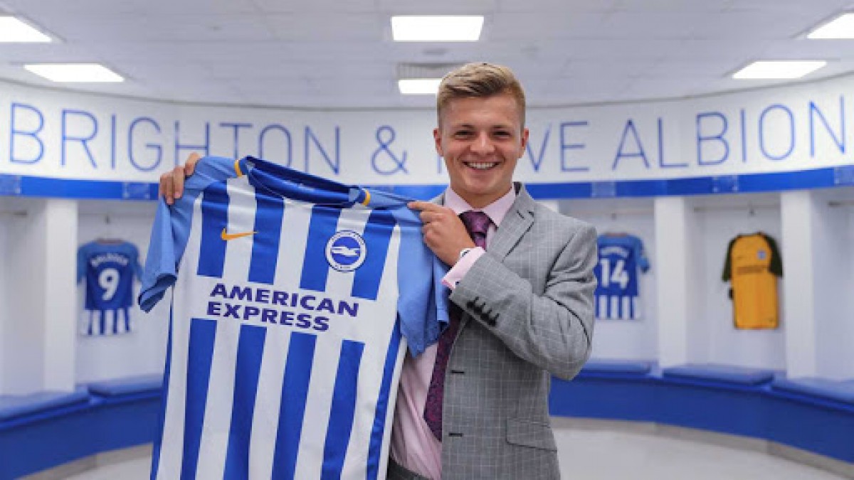 Brighton sign Yeovil Town prospect Joseph Tomlinson