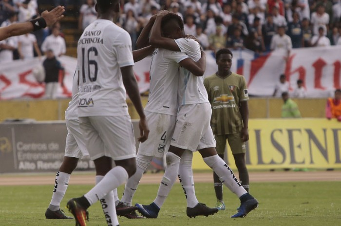 Universidad Católica sigue con su invicto tras golear aLiga de Quito Universidad Católica sigue con su invicto tras golear aLiga de Quito