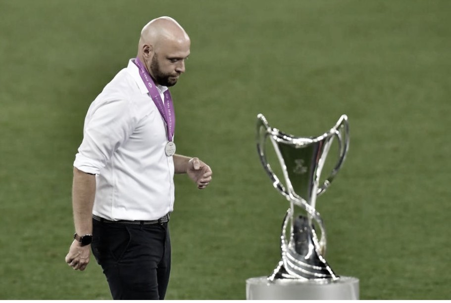 Técnico Stephan Lerch lamenta derrota do Wolfsburg na decisão da WUCL Técnico Stephan Lerch lamenta derrota do Wolfsburg na decisão da WUCL