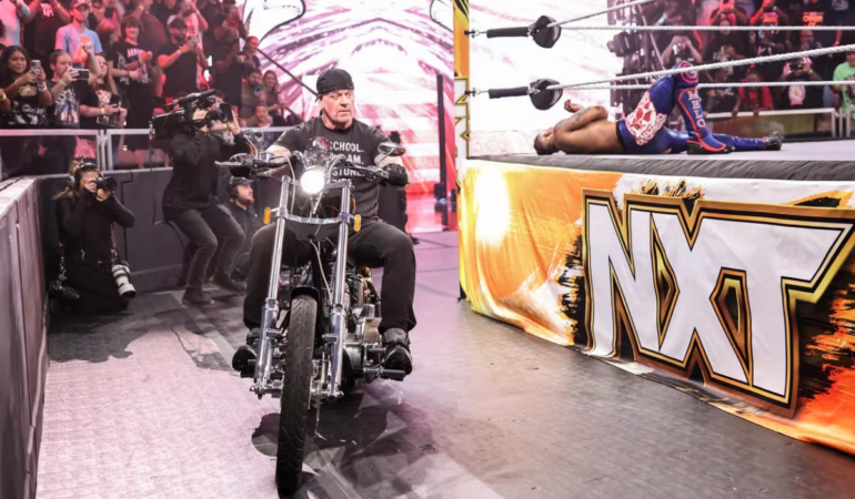 Undertaker regresa al ring en WWE NXT