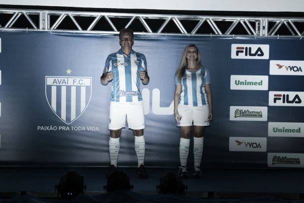 Avaí apresenta novos uniformes para a temporada 2015