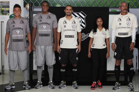 Figueirense estreia uniforme novo em jogo contra o Palmeiras