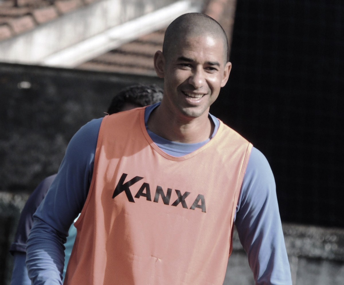 Para compor setor defensivo, Santa Cruz contrata zagueiro Sandoval Para compor setor defensivo, Santa Cruz contrata zagueiro Sandoval