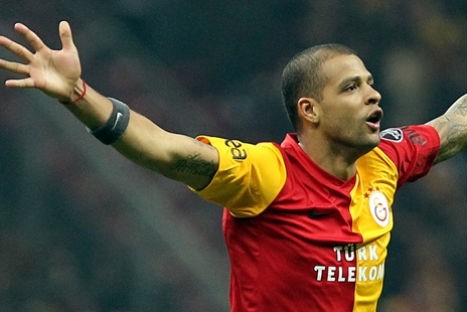 Galatasaray confirma estar negociando Felipe Melo
