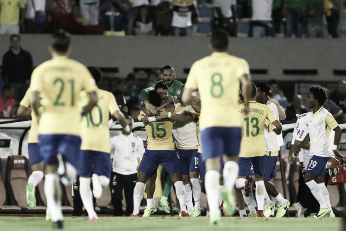 Qualificazioni Russia 2018 - Cavani illude l'Uruguay, Paulinho e Neymar lanciano il Brasile (1-4)