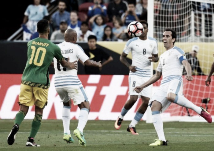 Uruguai bate Jamaica com folga e equipes dão adeus à Copa América