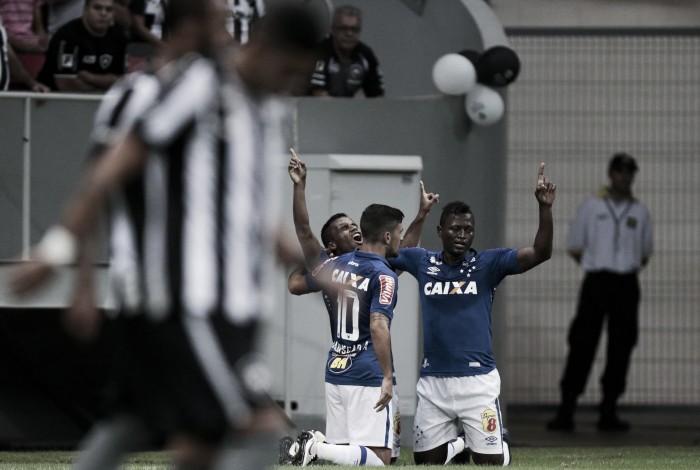 Cruzeiro supera Botafogo em Brasília e conquista primeira vitória no Brasileirão