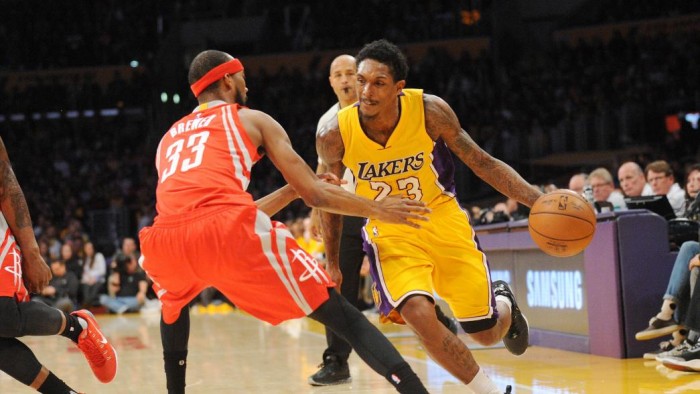 Lakers e Rockets acertam troca entre Lou Williams e Corey Brewer