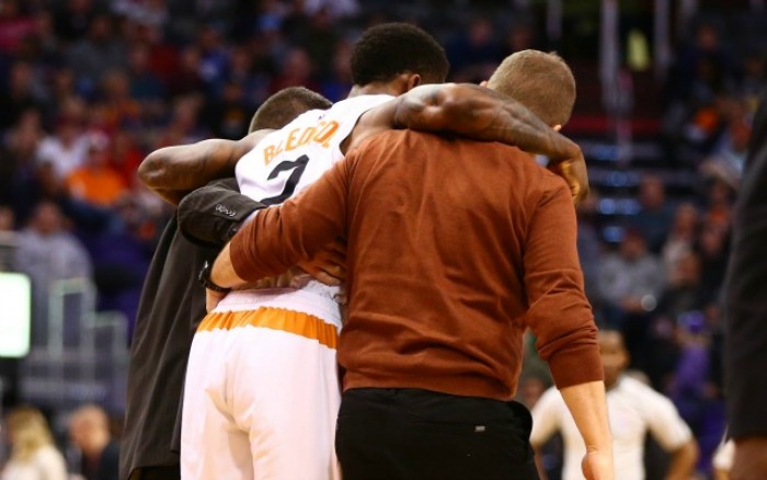 Phoenix Suns Guard Eric Bledsoe Out With Meniscus Injury
