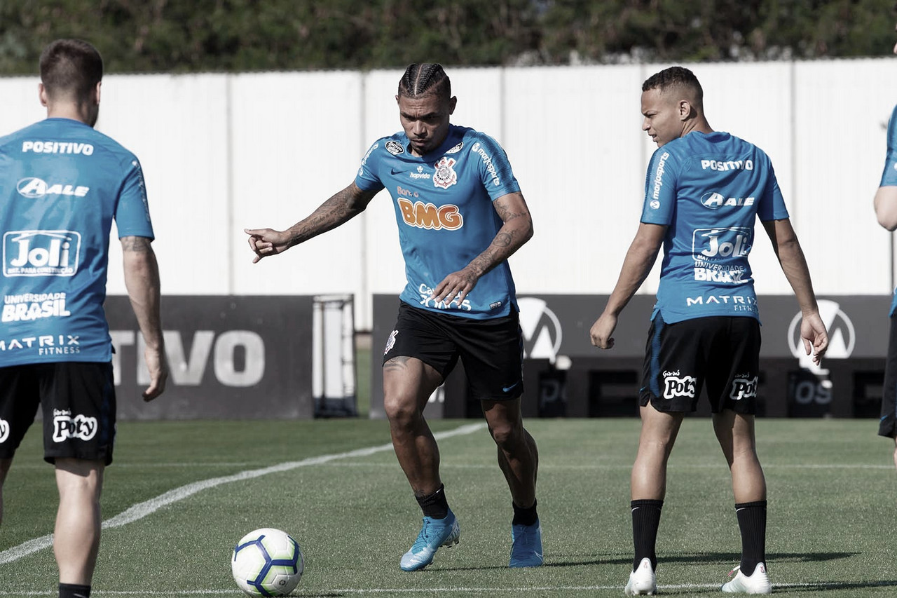 Chapecoense x Corinthians AO VIVO pelo Campeonato Brasileiro (0-1) Chapecoense x Corinthians AO VIVO pelo Campeonato Brasileiro (0-1)
