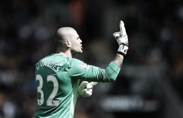 Liverpool and Chelsea to make shock bids for Manchester United's Victor Valdes