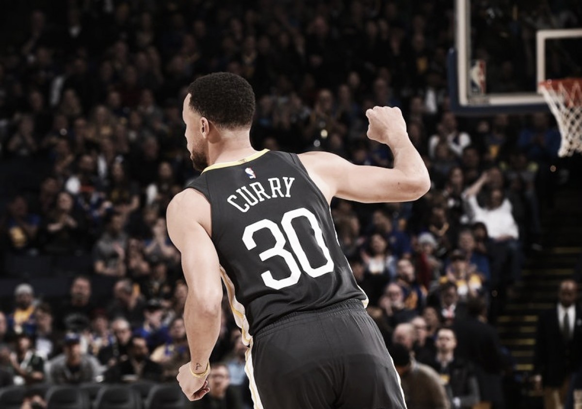 Curry brilha e comanda vitória dos Warriors sobre Clippers na Oracle Arena