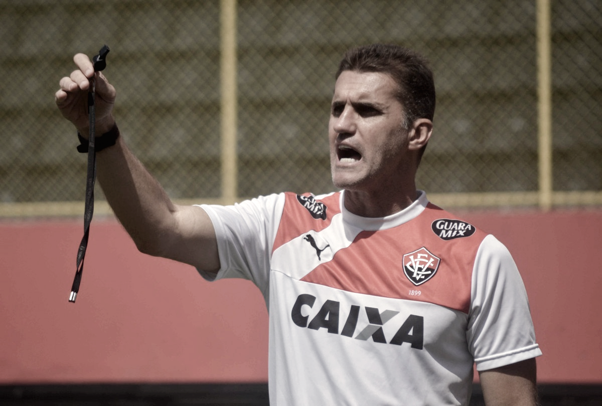Mancini reconhece erro na escalação de Jeferson e má atuação do Vitória em clássico Mancini reconhece erro na escalação de Jeferson e má atuação do Vitória em clássico